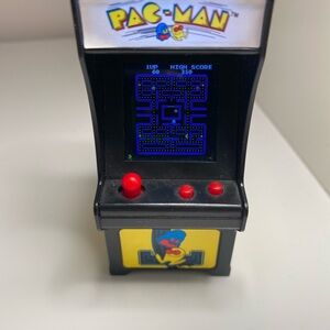 🕹️PAC-MAN KEY CHAIN MINI ARCADE GAME